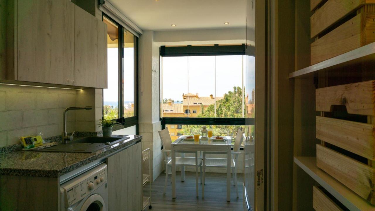 Apartment Aloha Playa Malaga Benalmadena Bagian luar foto