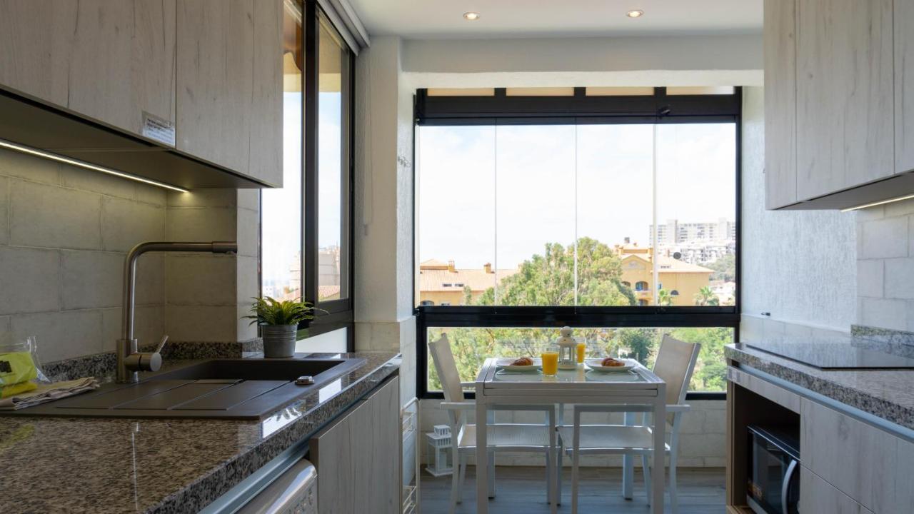 Apartment Aloha Playa Malaga Benalmadena Bagian luar foto